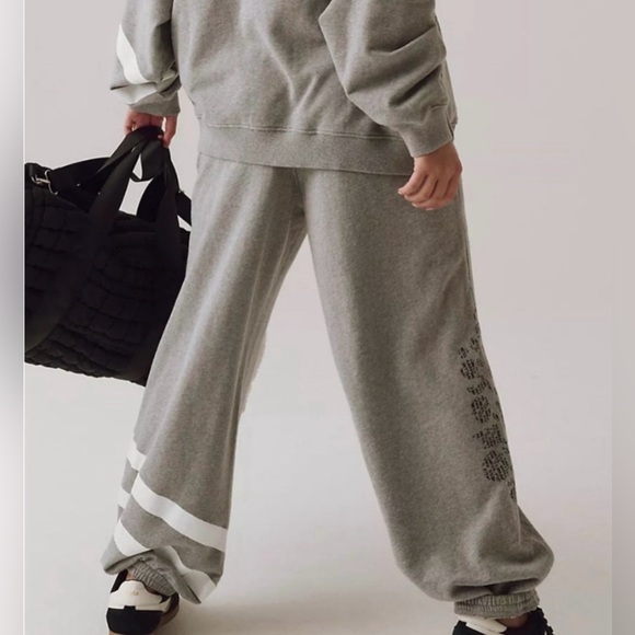 Free People FP Movement All Star Oversize Graphic Joggers. NWT.
Heather gray - Picture 3 of 9